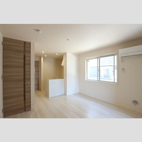 グランレジェイド リビング写真①