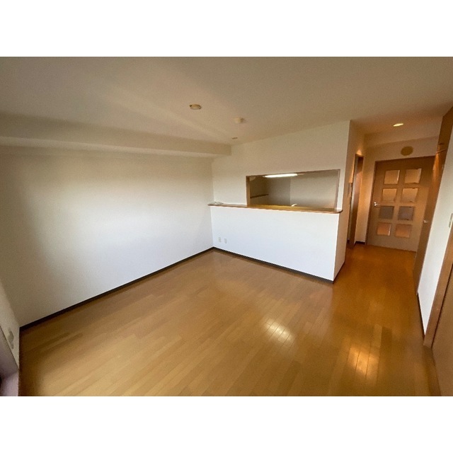 壽ビル605号室 リビング