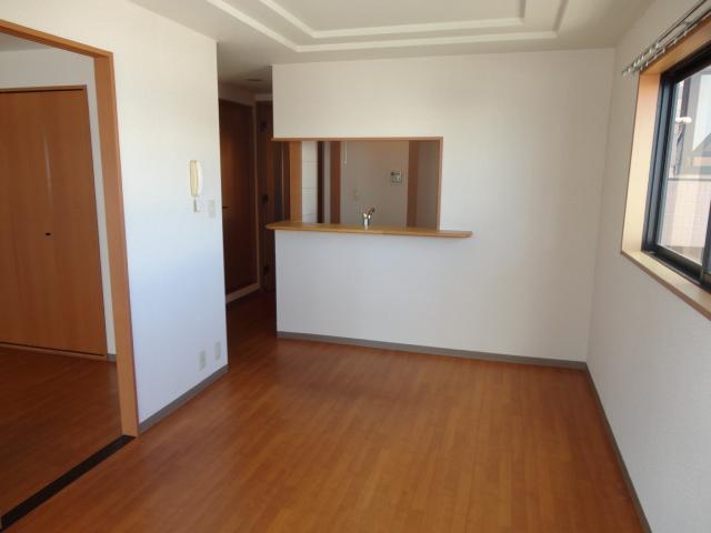 グリーンヒルズ301号室 リビング