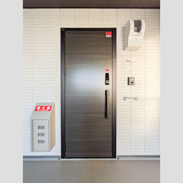 セントラーレ302号室 玄関