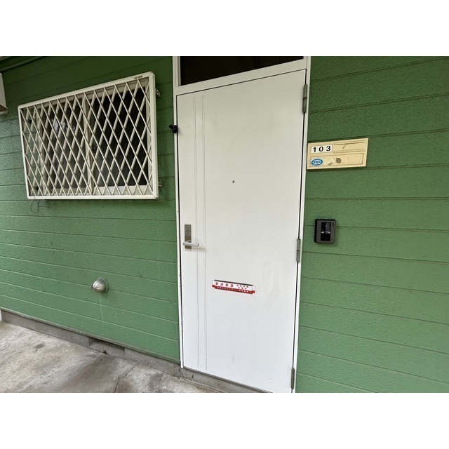 サンドリングハイムB 玄関