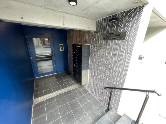 ロータス平和島West4階 エントランス