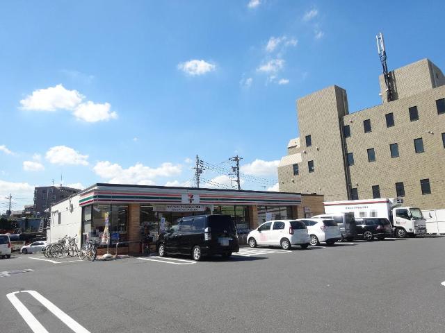 ブラン　ピエール505号室 セブンイレブン足立鹿浜店まで372ｍ