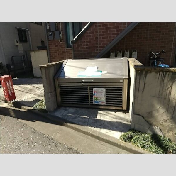 フルール　A,B,CC102号室 ゴミストッカー