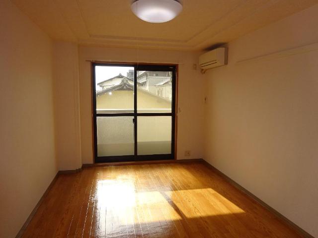 ドリーム７８ 室内