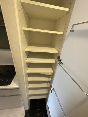 アジールコート池上505号室 収納