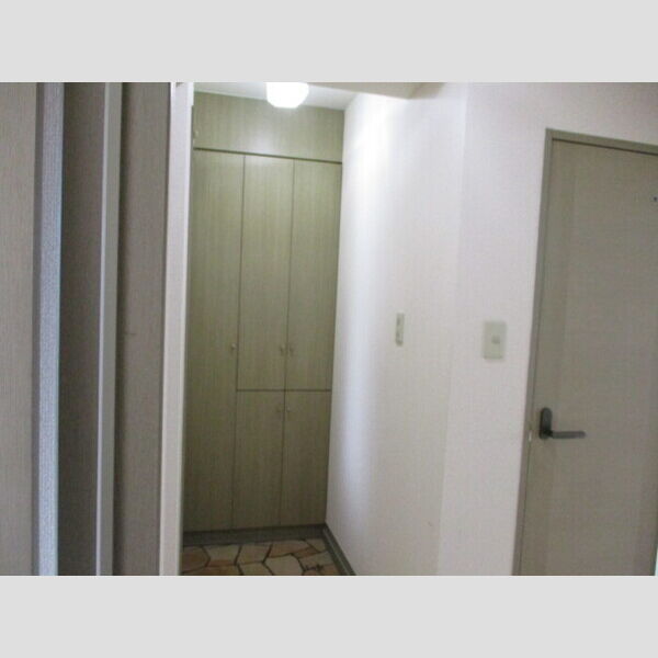 メイヒルズ102号室 シューズボックス