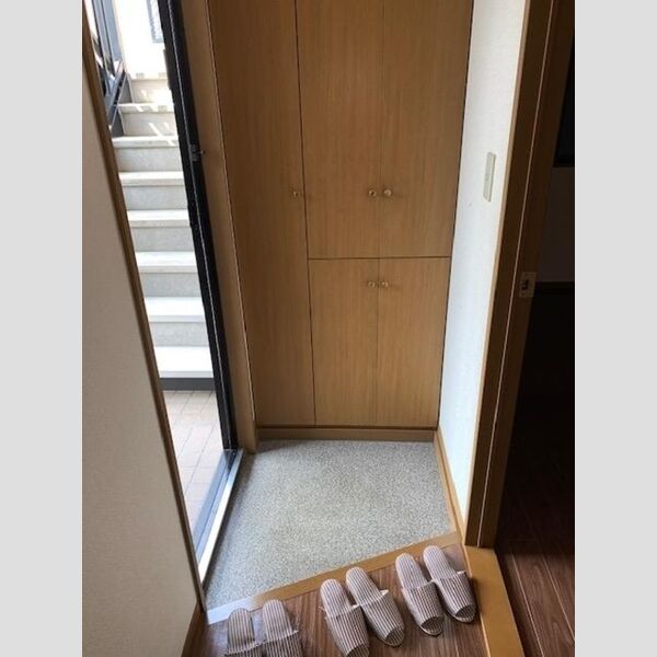 メゾンベール106号室 玄関