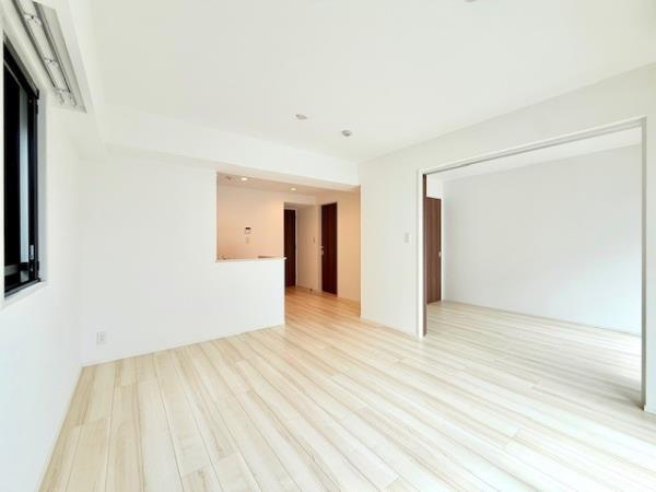 Ｓｏｌａｓｔ　Ｓｑｕａｒｅ綾瀬 リビング