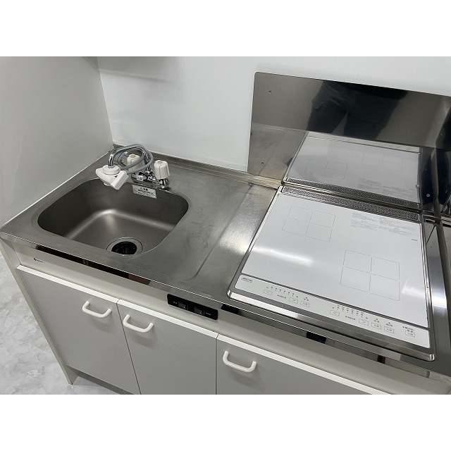 アムス・アミティエ川崎Ⅲ0402号室 共用キッチン