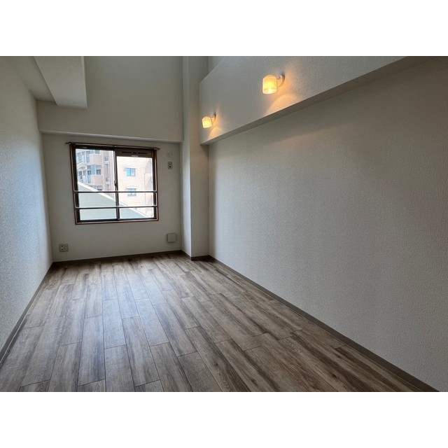 プレシャス　イースト 内観