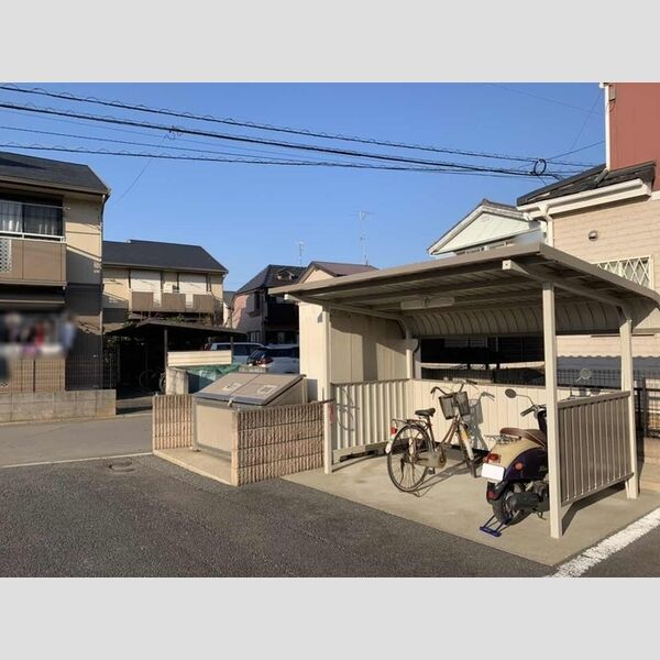 リュミエール203号室 駐輪場