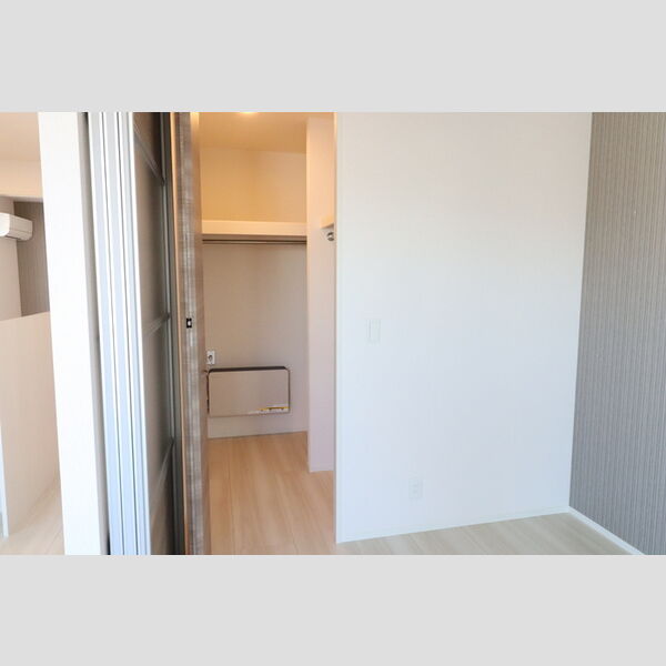 メゾンさくら ウォークインクローゼット