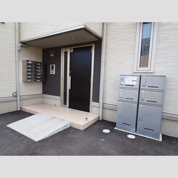 パラカント302号室 エントランス(オートロック・集合ポスト・宅配ボックス)