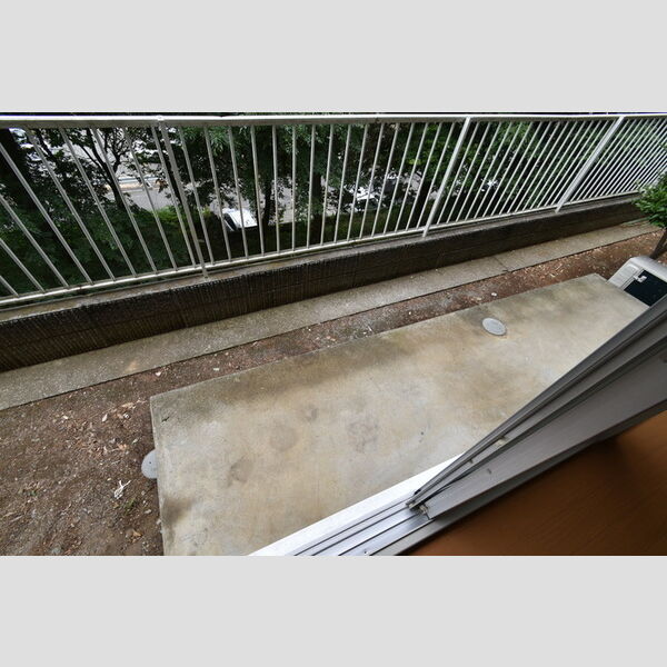 プレジール旭が丘102号室 テラス