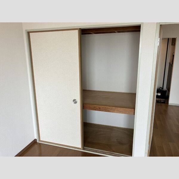 サンロイヤル 収納