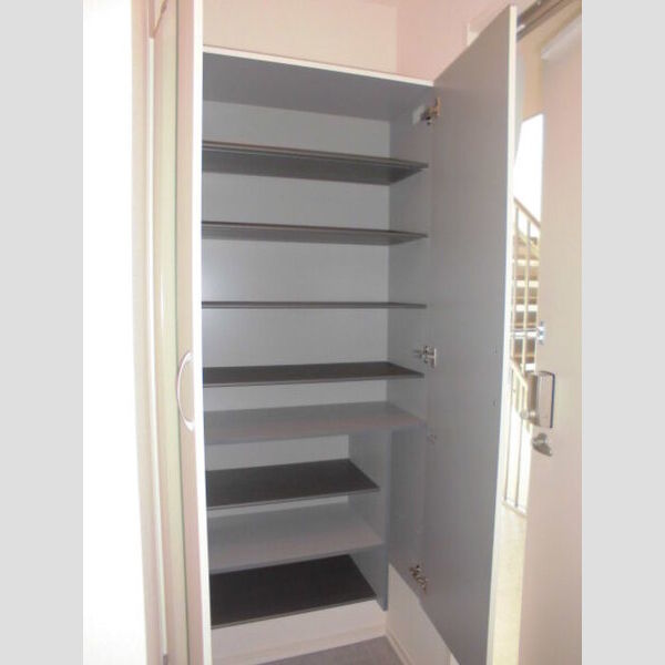 ヴィレッジ グリニッジ　Ⅲ203号室 玄関