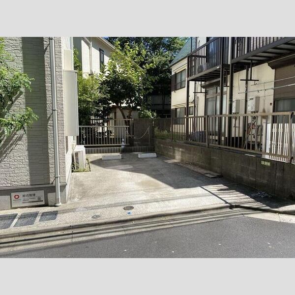 ウェルサイド　アパートメント 駐車場