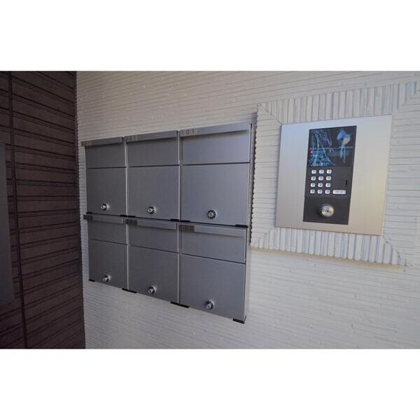 Twin　Leaves　B101号室 エントランス