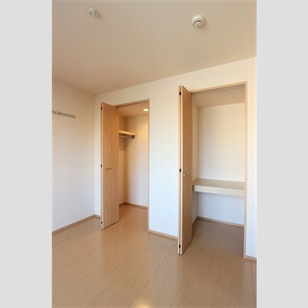 キャトルセゾン　F 収納