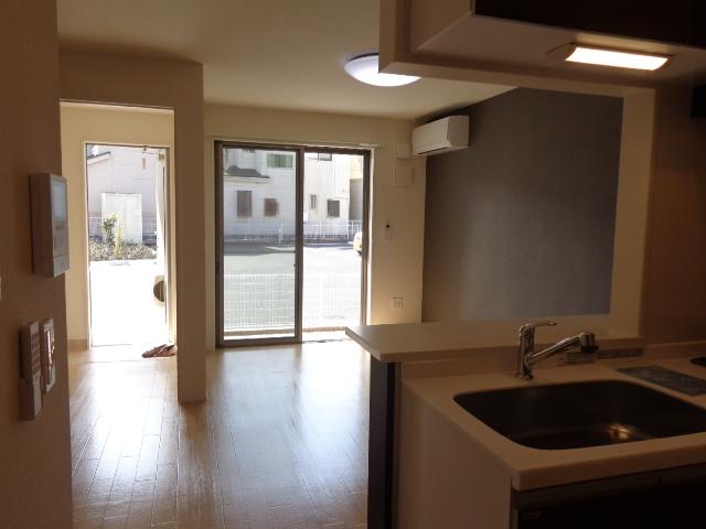 メゾン　ラ　ティーダ（maison la teada）00103号室 リビング