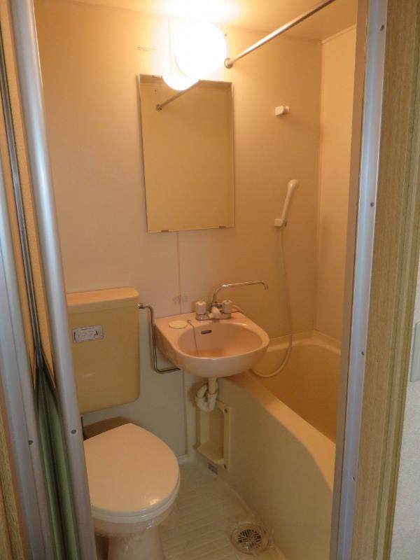 エステートロイヤル1階 ※別部屋写真参照