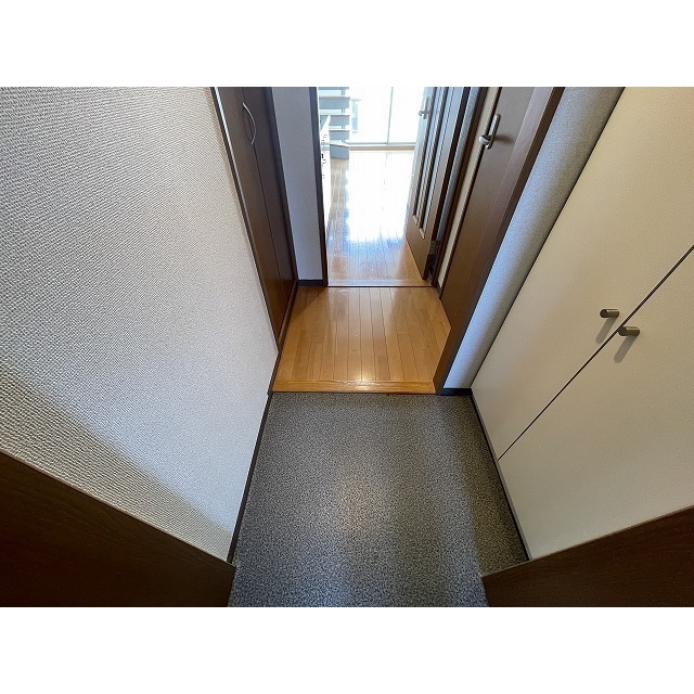 メゾンヌーヴェル 玄関