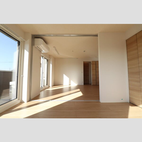 アベニール大倉山 洋室6.1帖