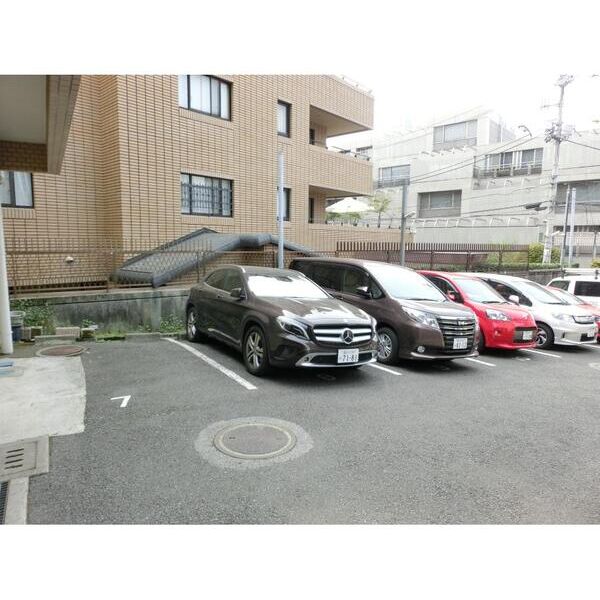 グランフォーレ502号室 駐車場