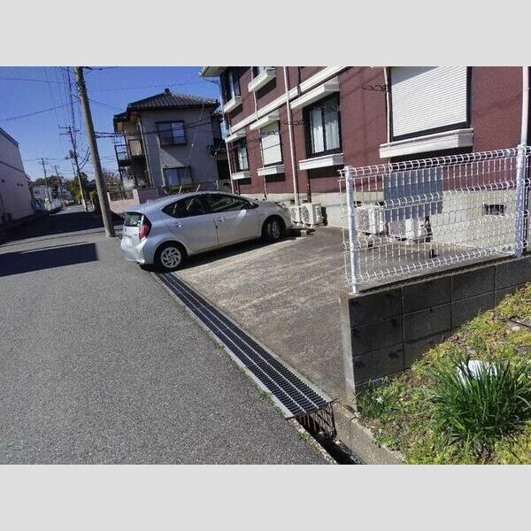 クレールキドワキ 駐車場