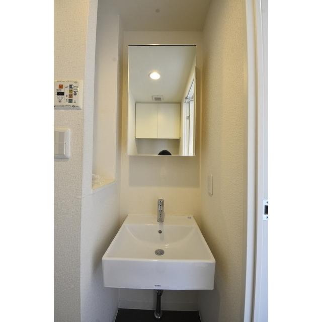 ラグジュアリーアパートメント白金5階 洗面所