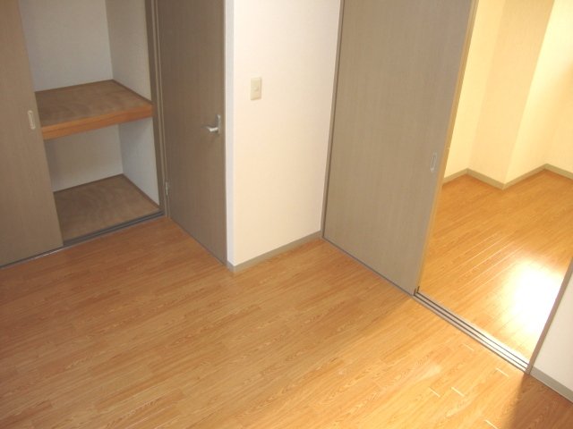 サンビレッヂⅠ202号室 洋室