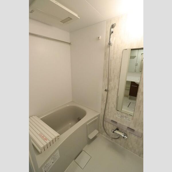 クロワール池袋本町 追焚・浴室換気乾燥機付バスルーム