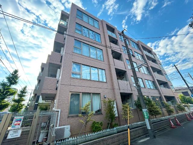 Ｂｌｕｅ　Ｓｈａｌｌｏｗｓ 外観写真（昼）