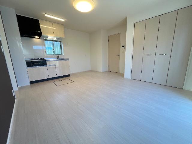 ル・トレーフル101号室 洋室