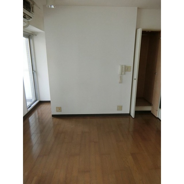 プレール潮見ピアクラブ308号室 リビング