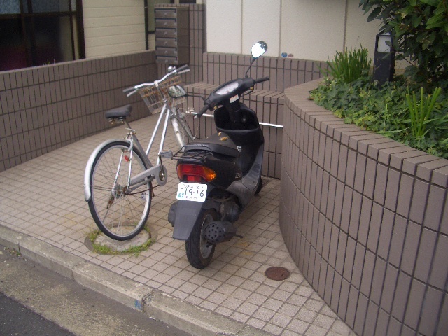 ルシオン0102号室 駐輪場