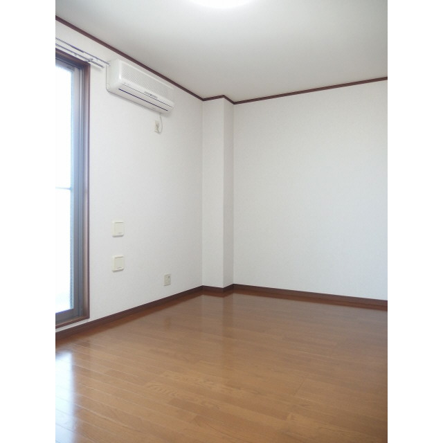 アンプルール フェール ヨシノ105号室 内観