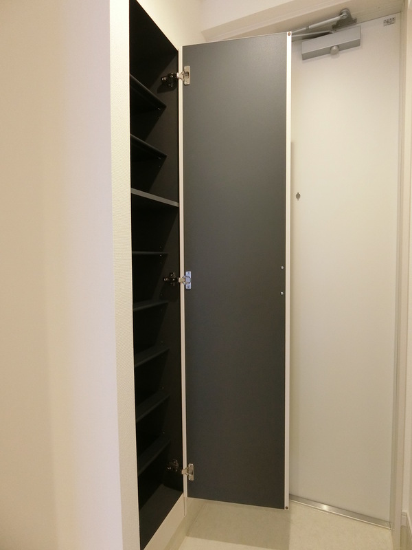 リブリ・国領 シューズボックス