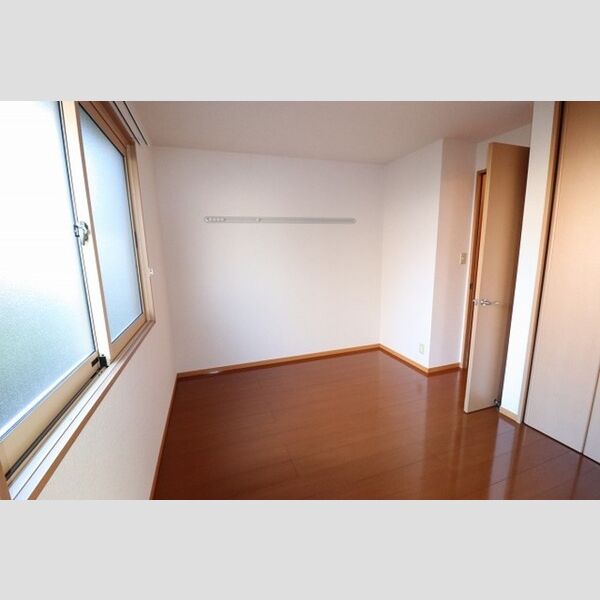 ドミール岩瀬102号室 洋室　6帖