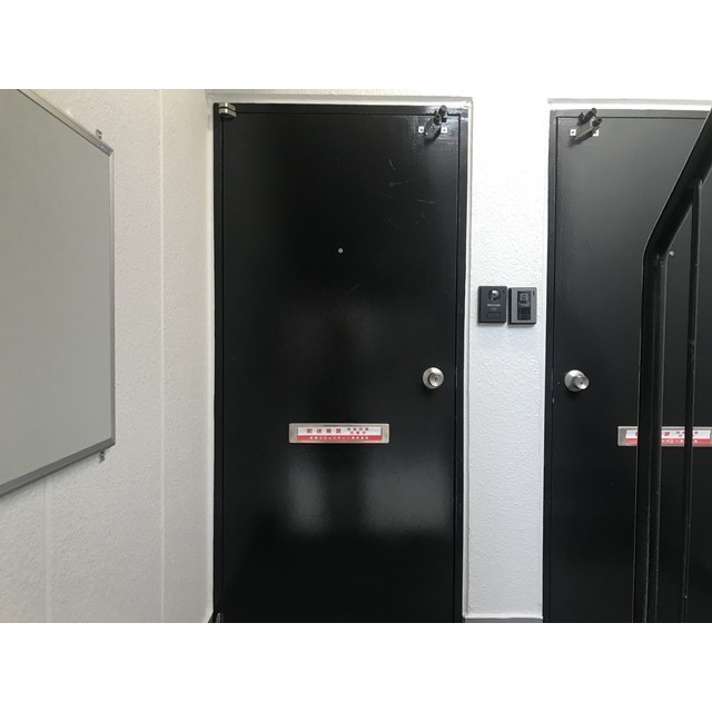 リバーサイドツルミ103号室 玄関