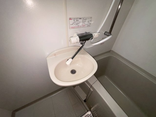 キャパシタス中野102号室 お風呂