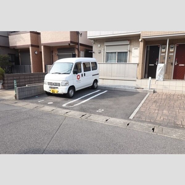 サンシャイン201号室 駐車場