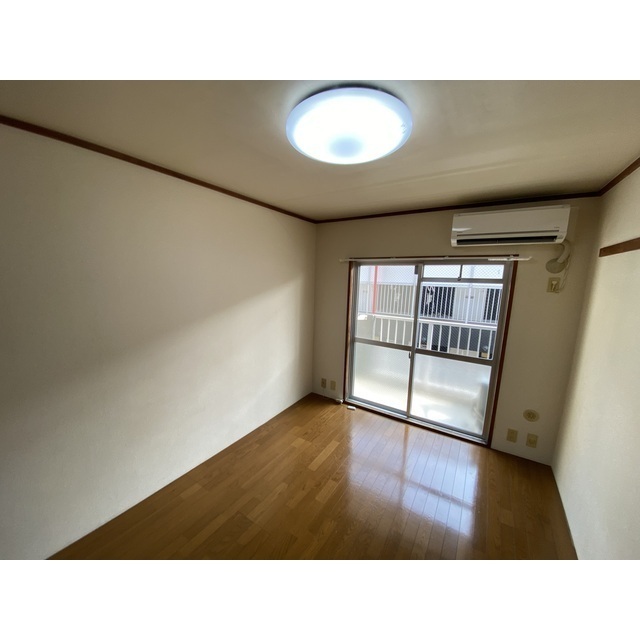 シャトール田口戸塚Ⅰ303号室 リビング