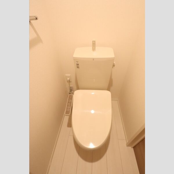 ホワイトハイツⅡ201号室 温水洗浄暖房便座