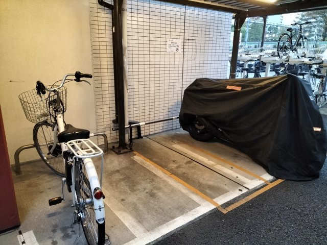 プライムアーバン川口503号室 駐車場