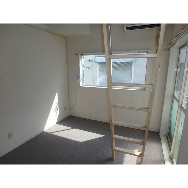 レオパレスアムール201号室 リビング