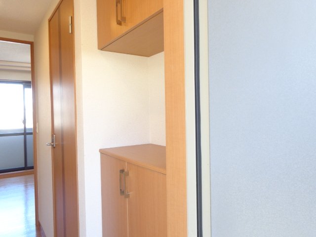 プレザンス202号室 下駄箱