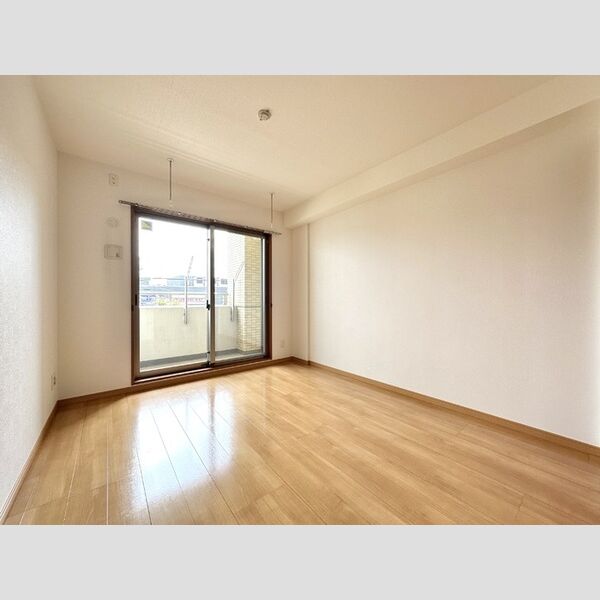 サンピタリア東船橋301号室 東側洋室