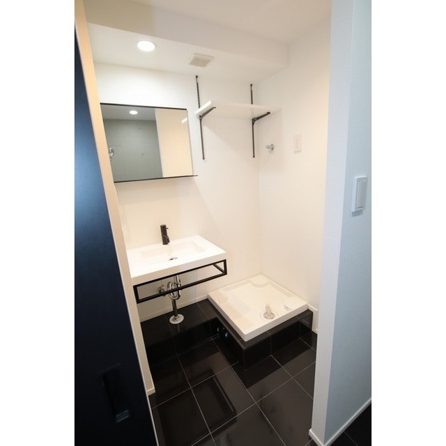 Reve Residence 白金台0404号室 内観